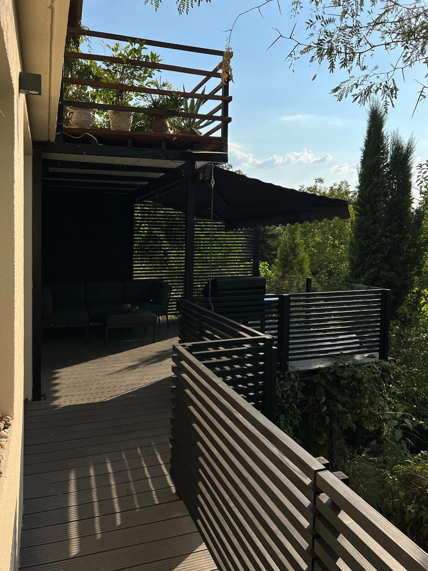 Apartamento Pergola House In A Green Oasis With Fantastic View Petrovaradin Exterior foto